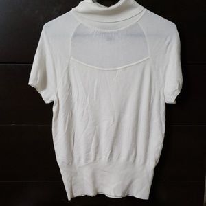 White House Black Market cream size M sweater